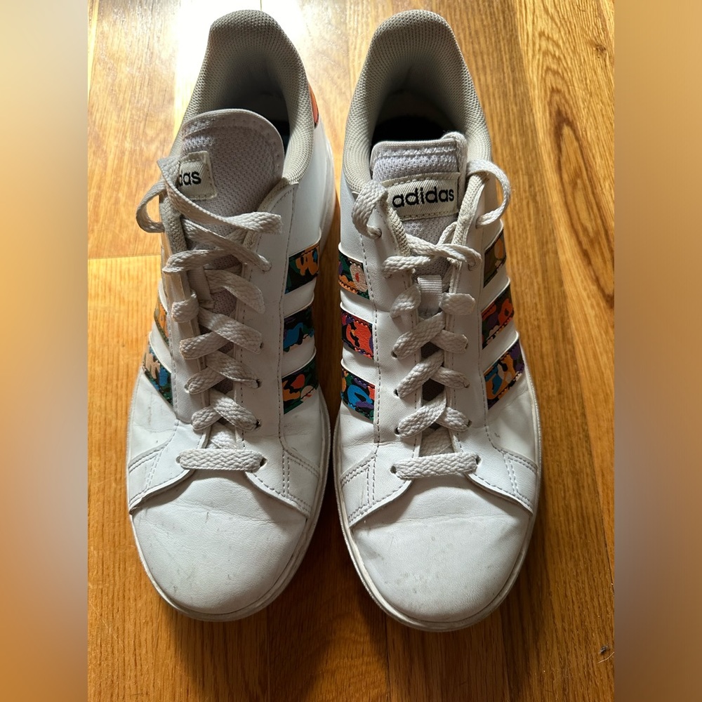 Adidas GRAND COURT BASE LIFESTYLE COURT CASUAL SHOES size 7.5 worn in doors only